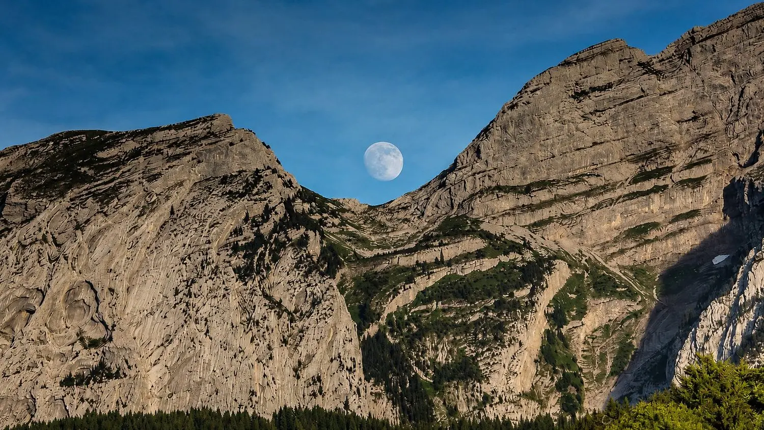 Lune et massif du Bargy, Mont-Saxonnex